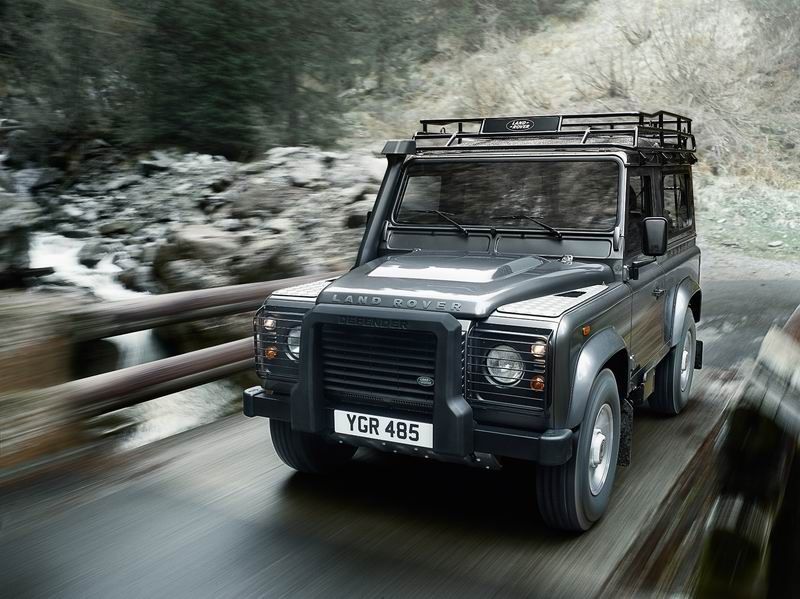 LAND ROVER DONA A LA CIUDAD DE LORCA UN 4X4 DEFENDER PARA REFORZAR LAS LABORES DE RECONSTRUCCIÓN DE LA LOCALIDAD
