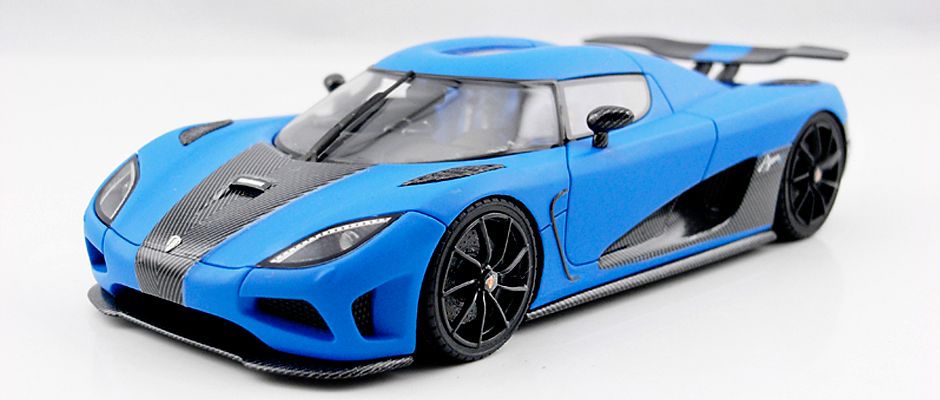 KOENIGSEGG AGERA R EN COLOR AZUL A ESCALA 1:43