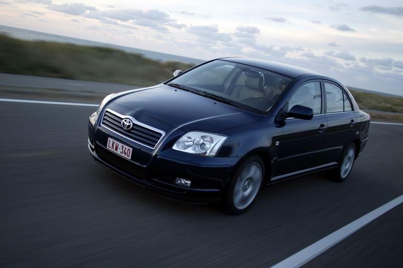 ARCHIVO: TOYOTA ESTRENA EN EL AVENSIS UN MOTOR DE GASOLINA 2.4 (2003)