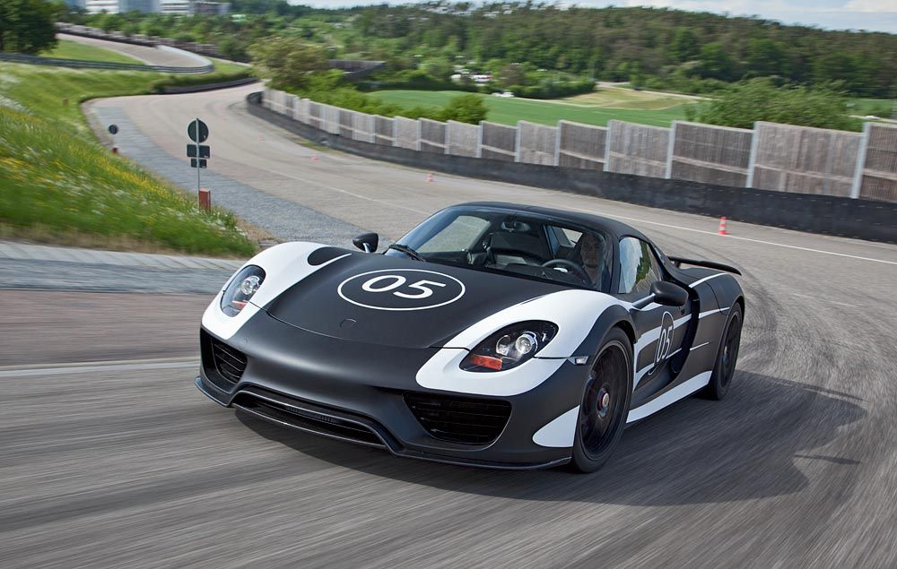 DEVELOPMENT OF THE PORSCHE SUPER SPORTS CAR ENTERS NEXT PHASE