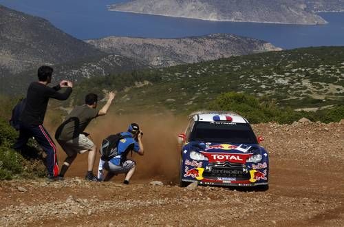 RALLY ACRÓPOLIS: LOEB Y ELENA SIGUEN EN CABEZA