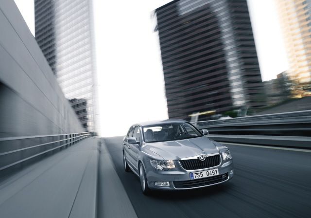 ŠKODA LANZA EL SUPERB LIMITED EDITION