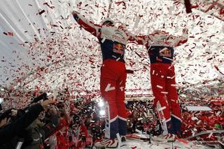 LOEB, ELENA Y CITROËN, CAMPEONES DEL MUNDO CITROËN.
