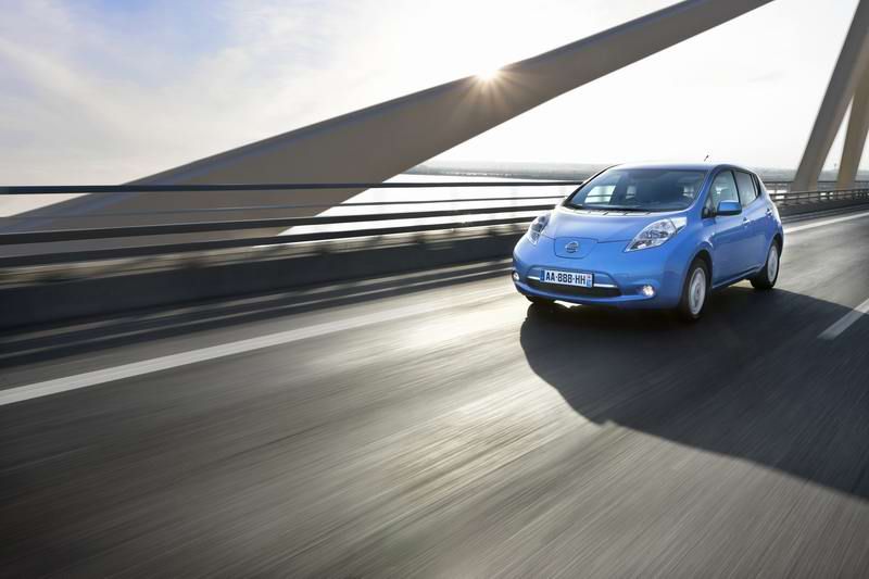 NISSAN LEAF, VEHÍCULO OFICIAL DE LA GARMIN BARCELONA TRIATHLON NISSAN.