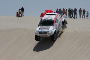 EL TOYOTA HILUX FINALIZA EL 2º EN EL RALLY DAKAR 2013 TOYOTA.