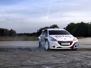LA ACTIVIDAD DEL DEPARTAMENTO COMPETICIÓN-CLIENTE DE PEUGEOT SPORT ESTARÁ MARCADA EN 2013 POR NUMEROSOS LANZAMIENTOS Y MEJORAS. PEUGEOT.