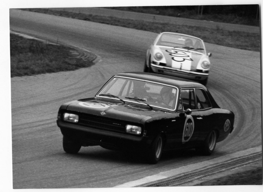 Viuda Negra: Opel Rekord C de 1968, una vez el primer coche de carreras de Niki Lauda, será ahora conducido por Presidente – Consejero Delegado de Opel, Dr. Karl-Thomas Neumann en el Gran Premio Clásico.