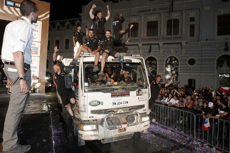 EL EQUIPO RACE2RECOVERY, PATROCINADO POR LAND ROVER, SE CONVIERTE EN EL PRIMER EQUIPO COMPUESTO POR MILITARES CON DISCAPACIDAD QUE COMPLETA DOS RALLY DAKAR CONSECUTIVOS.