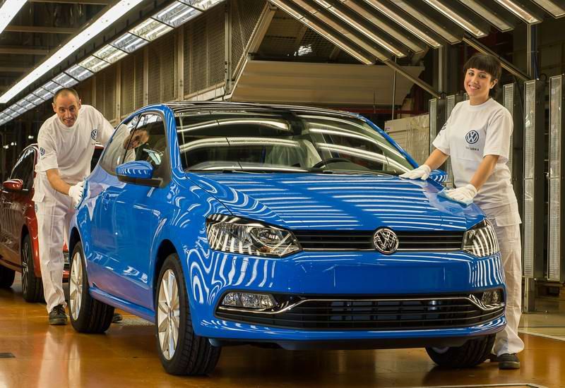 VOLKSWAGEN COMIENZA A FABRICAR EL NUEVO POLO EN LA PLANTA DE NAVARRA VOLKSWAGEN COMIENZA A FABRICAR EL NUEVO POLO EN LA PLANTA DE NAVARRA