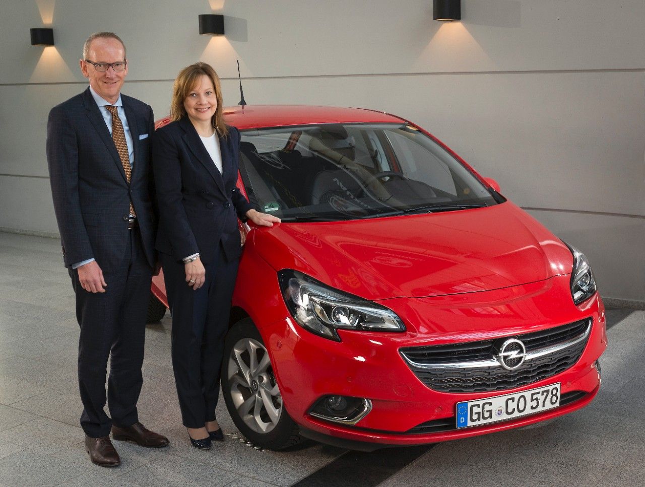 LA PRESIDENTA DE GM MARY BARRA, VISITA OPEL EN RÜSSELSHEIM OPEL