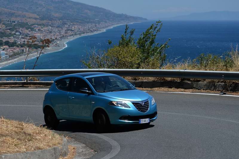 PROBAMOS EL PEQUEÑO DE LANCIA, EL YPSILON LANCIA