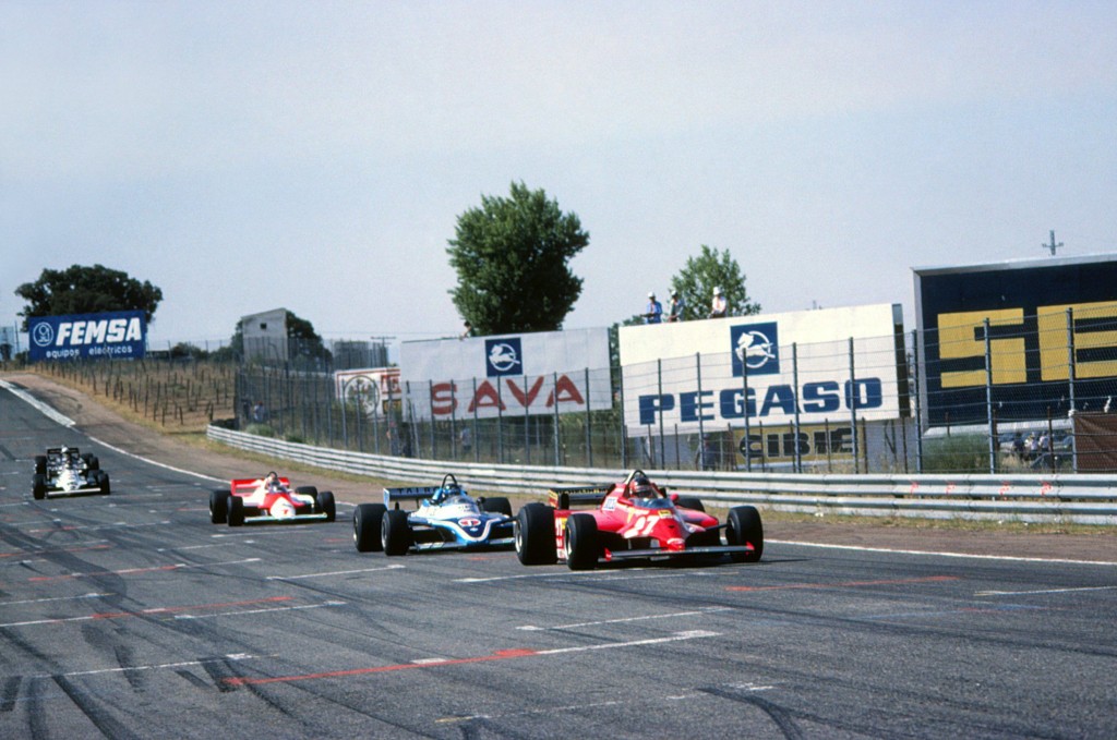 Race winner Gilles Villeneuve (CDN), Ferrari 126CK, leads Jacque