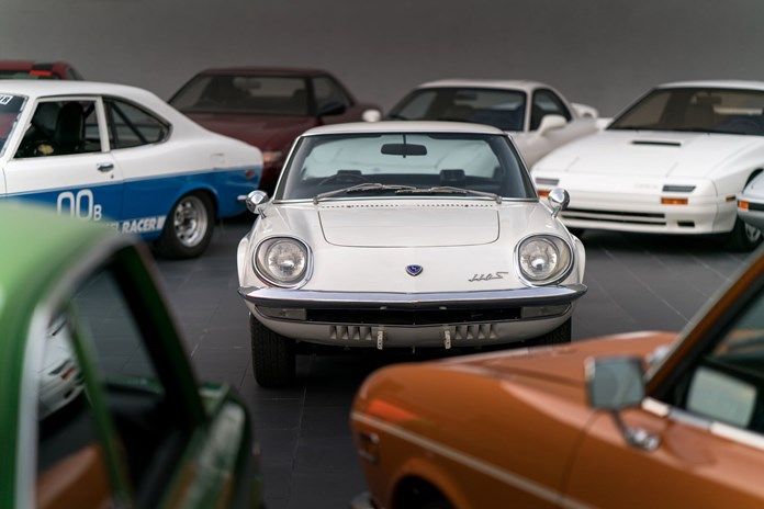 50 YEARS AGO: MAZDA LAUNCHES ROTARY-POWERED COSMO mazda