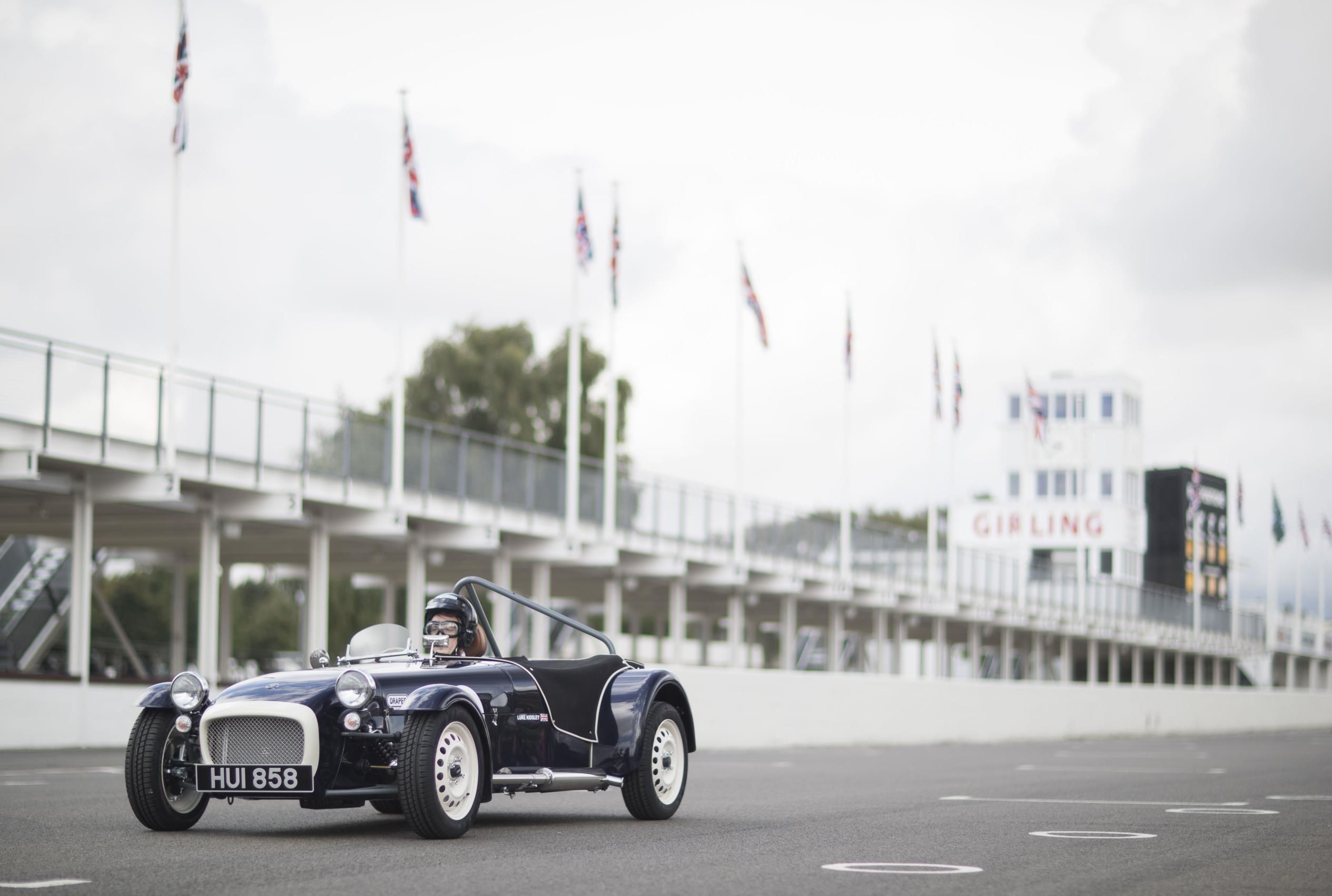 CATERHAM LAUNCHES LIMITED EDITION RETRO RACER – THE SEVEN SUPERSPRINT