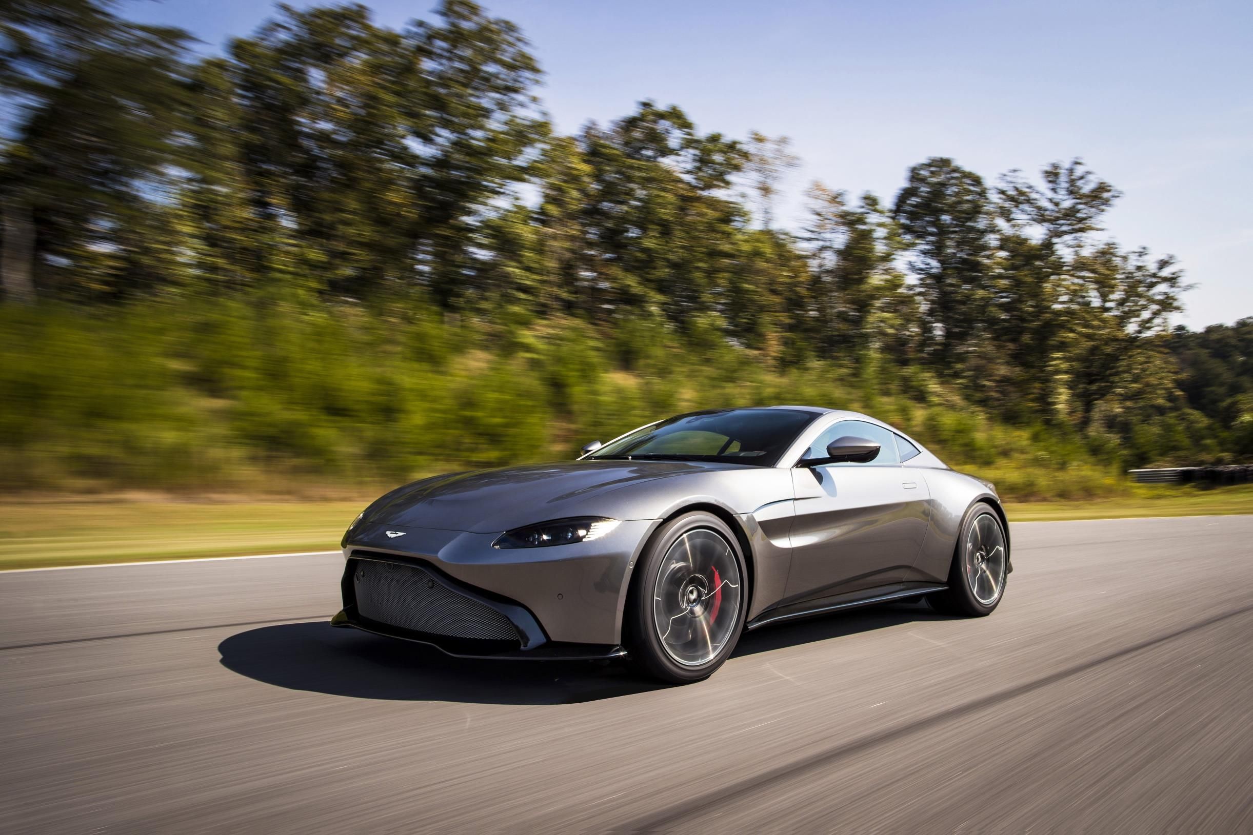 INTRODUCING THE NEW VANTAGE: THE SUCCESSOR TO A TRUE SPORTING DYNASTY