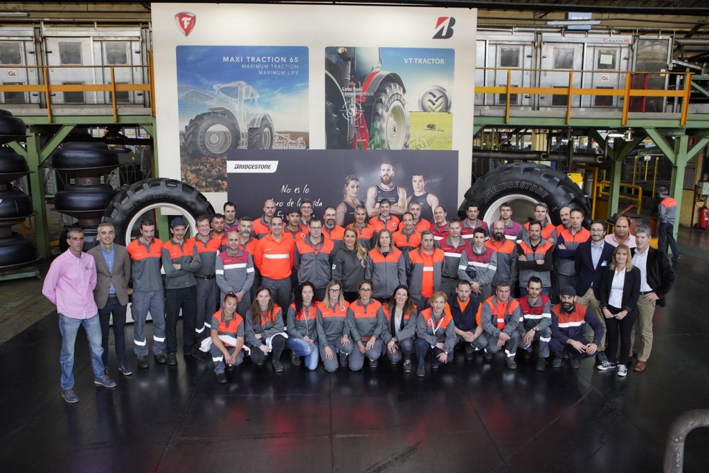 LYDIA VALENTÍN VISITA LA FÁBRICA DE BRIDGESTONE EN PUENTE SAN MIGUEL