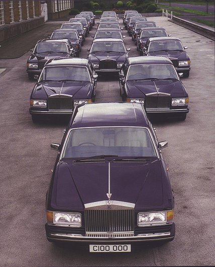 CREWE, 1985: ROLLS-ROYCE CELEBRA SU UNIDAD FABRICADA NÚMERO 100.000 CON LA SERIE ESPECIAL SILVER SPUR "CENTENARY"