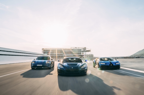 TAYCAN CROSS TURISMO, RIMAC NEVERA Y BUGATTI CHIRON, 2021