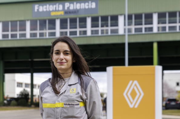 LUCÍA MARTÍNEZ, JEFA DE PROYECTO LOGÍSTICO DE NUEVO RENAULT AUSTRAL