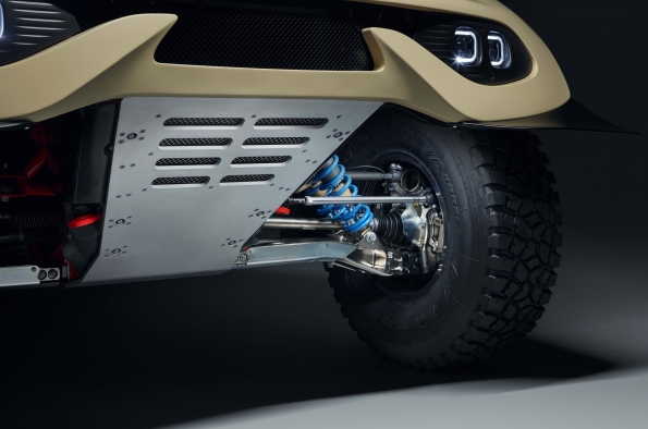 THE HUNTER RETAINS THE DAKAR COMPETITION CAR’S ENGINE, DRIVETRAIN AND SUSPENSION,