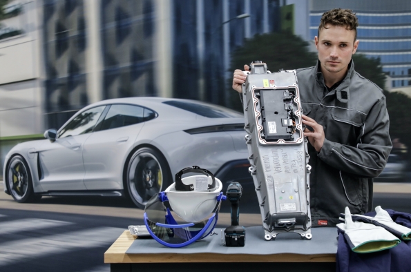 PORSCHE ESPERA QUE EN 2025 LA MITAD DE LOS VEHÍCULOS NUEVOS QUE VENDA SEAN ELECTRIFICADOS PORSCHE ESPERA QUE EN 2025 LA MITAD DE LOS VEHÍCULOS NUEVOS QUE VENDA SEAN ELECTRIFICADOS