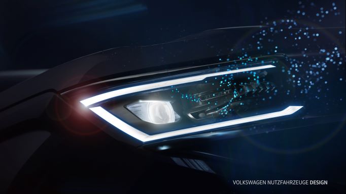 LA TECNOLOGÍA FULL-LED MATRIX SE INCLUYE EN LA VERSIÓN PREMIUM DEL PICK-UP AMAROK DE VOLKSWAGEN Y EL SISTEMA IQ. LIGHT ES OPCIONAL. LA TECNOLOGÍA FULL-LED MATRIX SE INCLUYE EN LA VERSIÓN PREMIUM DEL PICK-UP AMAROK DE VOLKSWAGEN Y EL SISTEMA IQ. LIGHT ES OPCIONAL.
