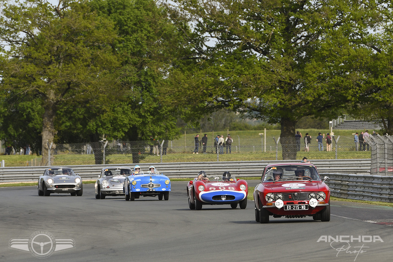 Participantes del Plateau 1 en regularidad rodando en el circuito de Val de Vienne