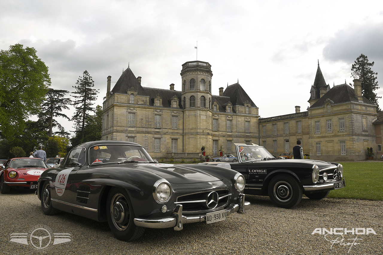 Dos elegantes Mercedes, un 300 SL de 1955 y un 230 SL de 1963