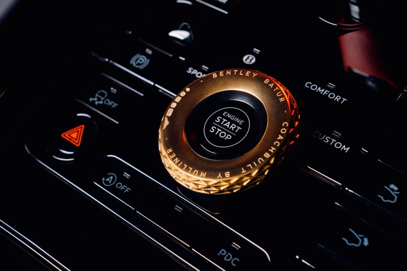 Bentley Motors has introduced 3D printed solid gold in the exclusive Mulliner Batur