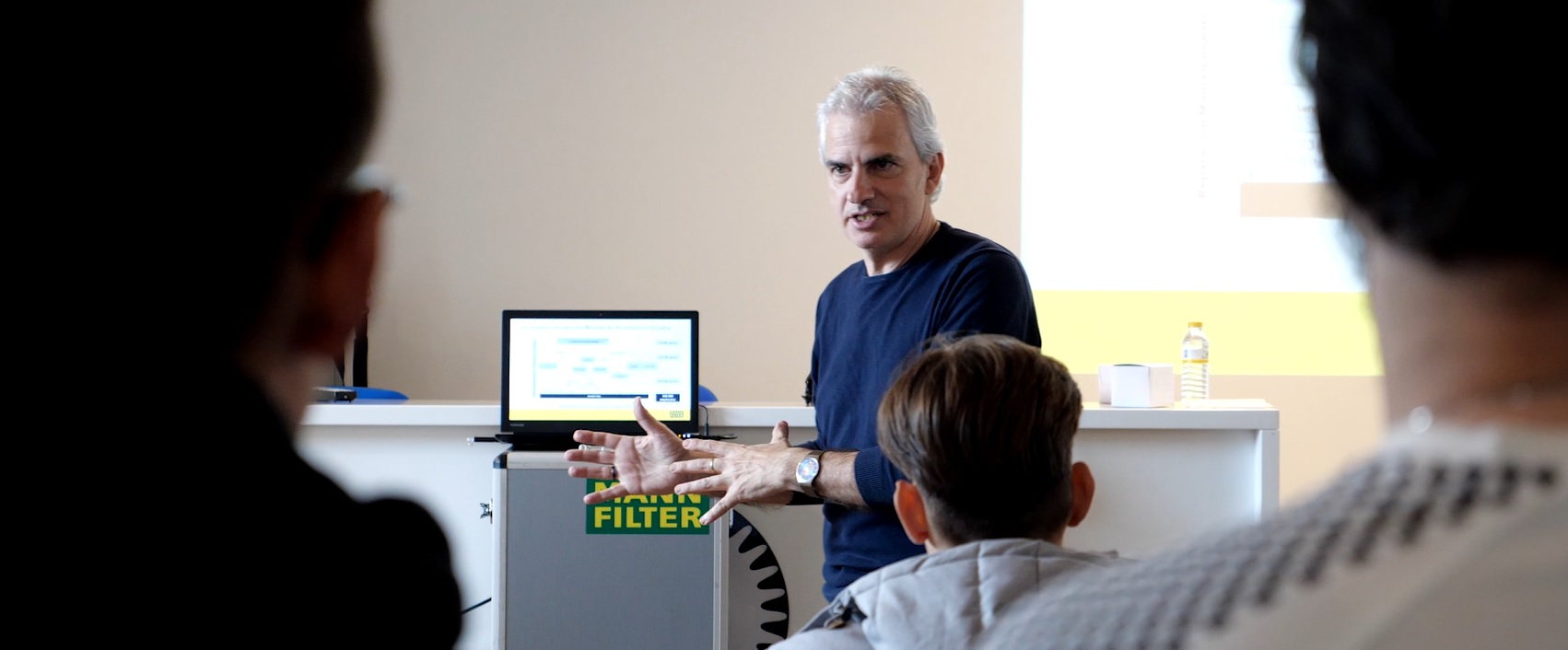 ESTUDIANTES DE FORMACIÓN PROFESIONAL EN AUTOMOCIÓN RECIBEN UN CURSO SOBRE FILTRACIÓN IMPARTIDO POR MANN+HUMMEL 