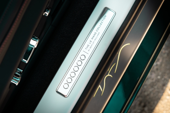 LA COLECCIÓN LE MANS INCLUYE DETALLES EXCLUSIVOS EN EL INTERIOR Y EL EXTERIOR INSPIRADOS EN EL SPEED 8 N.º 7 QUE CONQUISTÓ EL PODIO EN LE MANS.