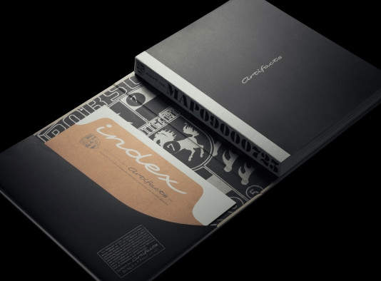 ARTIFACTS: UN LIBRO GRÁFICO SOBRE EL ARCHIVO HISTÓRICO DE PORSCHE ARTIFACTS: UN LIBRO GRÁFICO SOBRE EL ARCHIVO HISTÓRICO DE PORSCHE