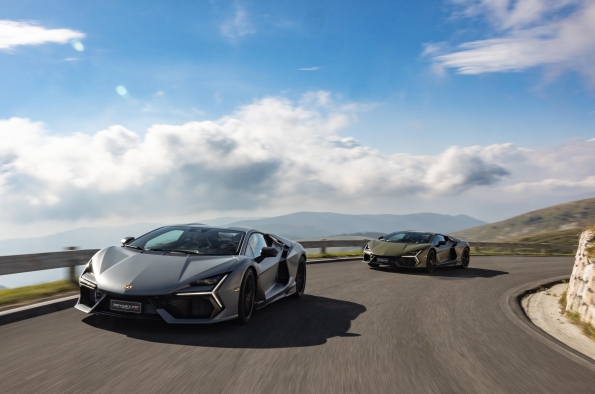 LAMBORGHINI REVUELTO