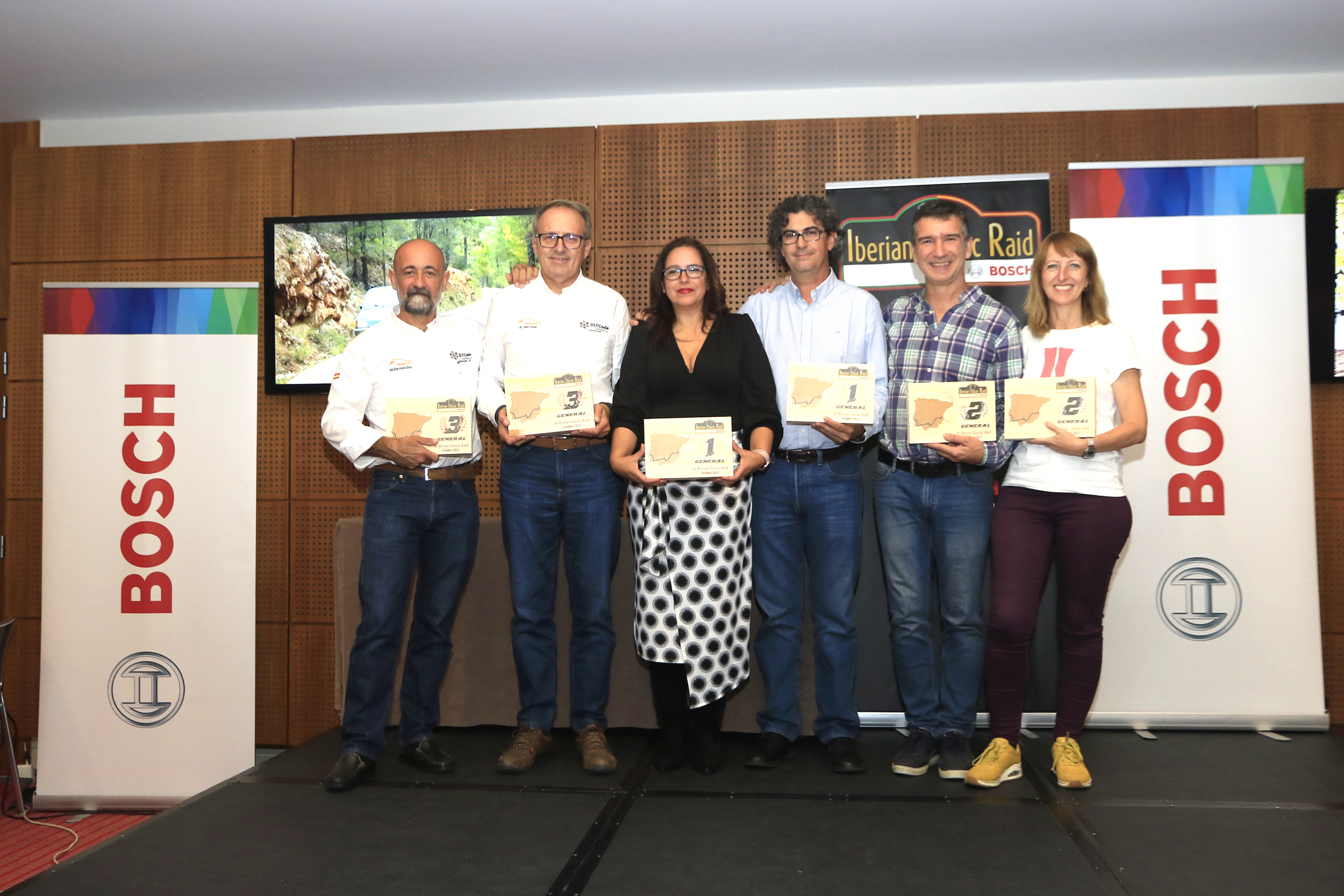 EN LOS COCHES PREVIOS A 1980 LA VICTORIA HA SIDO PARA JOSÉ MANUEL FERNÁNDEZ Y ALBA MANZANEDO CON UN FORD TAUNUS, SEGUIDOS POR FRANCISCO CARRILLO Y JUAN CARRILLO CON UN CITROËN DYANE 6 Y JUAN CARLOS FERNÁNDEZ Y VÍCTOR MORENO CON UN PORSCHE 924