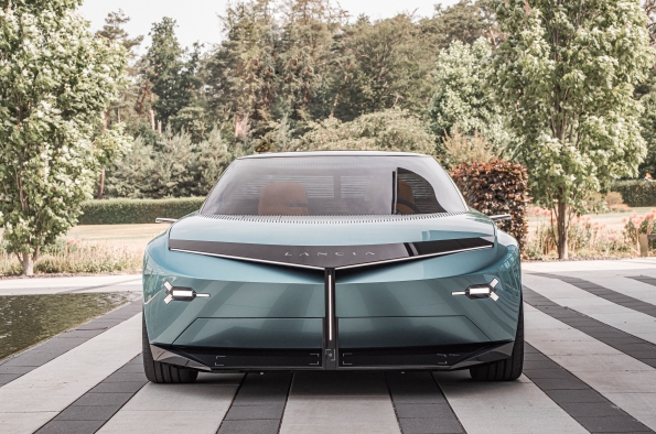 LANCIA PU+RA HPE ES EL "CONCEPTO" DEL AÑO PARA QUATTRORUOTE