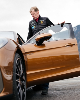 WALTER RÖHRL PRUEBA EL NUEVO PORSCHE PANAMERA TURBO E-HYBRID