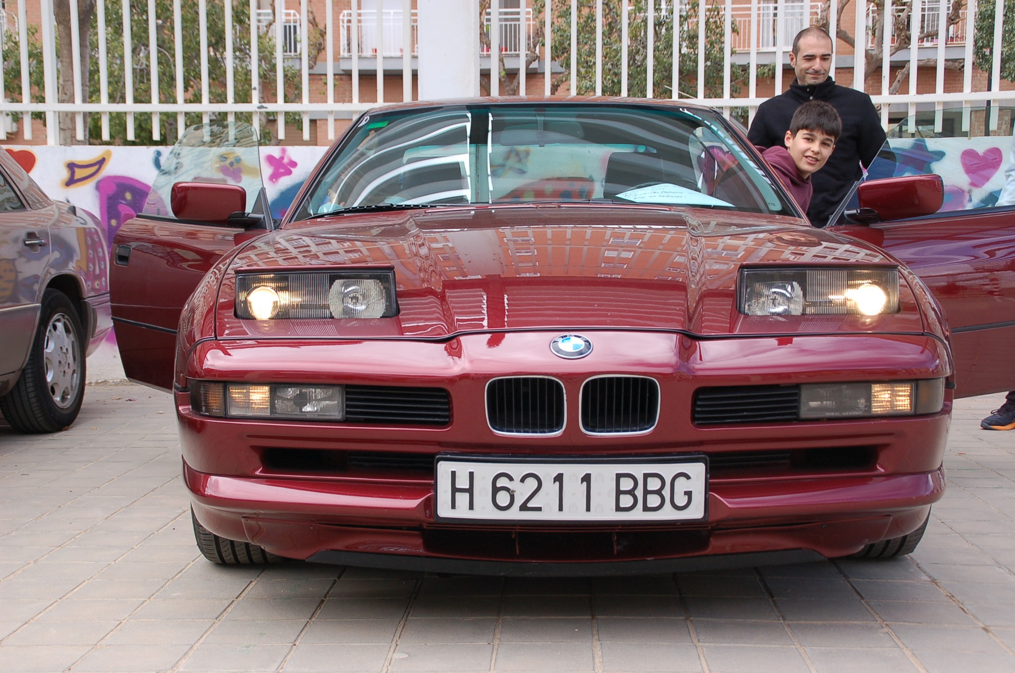 ¡LA ILUSIÓN DE SUBIRSE A BORDO DE TODO UN BMW 850i!