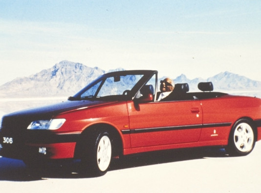 PEUGEOT 306 CABRIOLET, EL AUTOMÓVIL QUE SENTÓ AL VOLANTE A RAY CHARLES PEUGEOT 306 CABRIOLET, EL AUTOMÓVIL QUE SENTÓ AL VOLANTE A RAY CHARLES