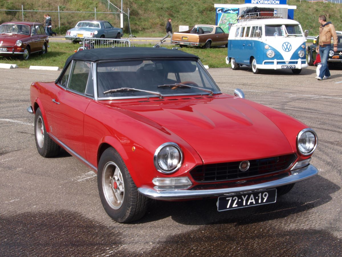 FIAT 124 SPORT SPIDER 1800 (1974)