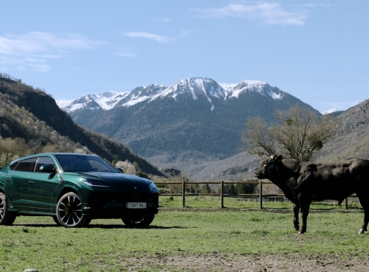 DAZN ENFRENTA UN FORD CROWN VICTORIA DE LA NYPD Y UN DODGE CHALLENGER RT EN LA SEGUNDA ENTREGA DE ‘GEARBOX’ LOS AMANTES DE LAS CUATRO RUEDAS PUEDEN DISFRUTAR DE ‘GEARBOX’ DE MANERA TOTALMENTE GRATUITA, SOLO CON REGISTRARSE EN DAZN.COM
