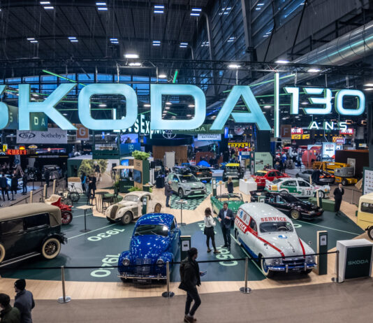ŠKODA EN RÉTROMOBILE: 130 AÑOS DE TRADICIÓN AUTOMOVILÍSTICA EN 16 EXPOSICIONES ŠKODA EN RÉTROMOBILE