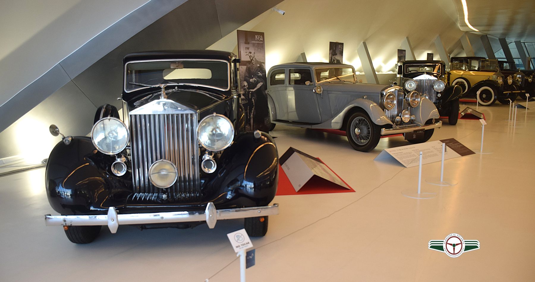 LA EXPOSICIÓN REPASÓ LA HISTORIA DE ROLLS-ROYCE A TRAVÉS DE SUS MODELOS MÁS EMBLEMÁTICOS