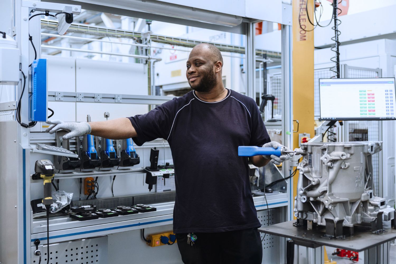 JLR TRANSFORMA SUS OPERACIONES INDUSTRIALES PARA LA ELECTRIFICACIÓN
