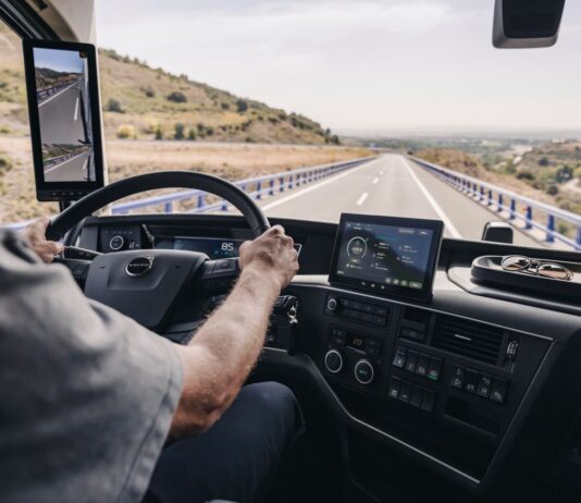 DIRECCIÓN INTELIGENTE DE VOLVO TRUCKS: LA TECNOLOGÍA QUE CUIDA DEL CONDUCTOR Y DEL CAMIÓN DIRECCIÓN INTELIGENTE DE VOLVO TRUCKS