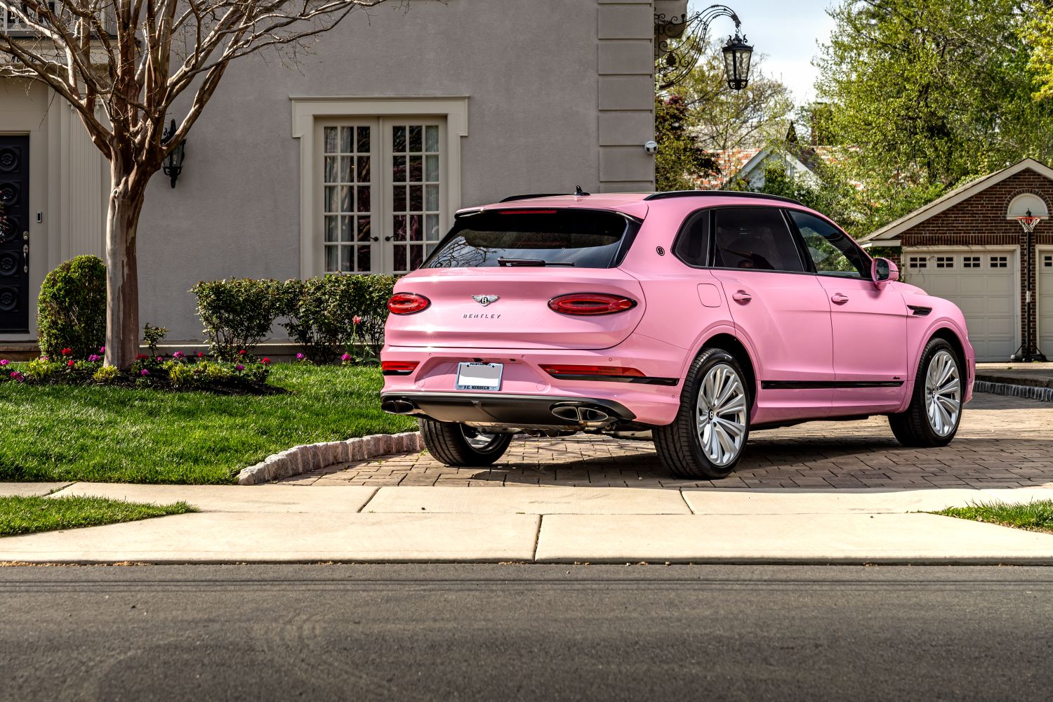 BENTAYGA EWB AZURE IN BESPOKE CANDY PINK