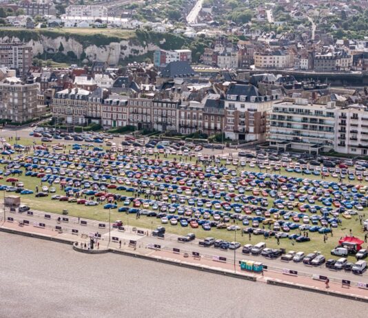 CONCENTRACIÓN HISTÓRICA DE ALPINE EN DIEPPE POR SU 70 ANIVERSARIO CONCENTRACIÓN HISTÓRICA DE ALPINE EN DIEPPE POR SU 70 ANIVERSARIO