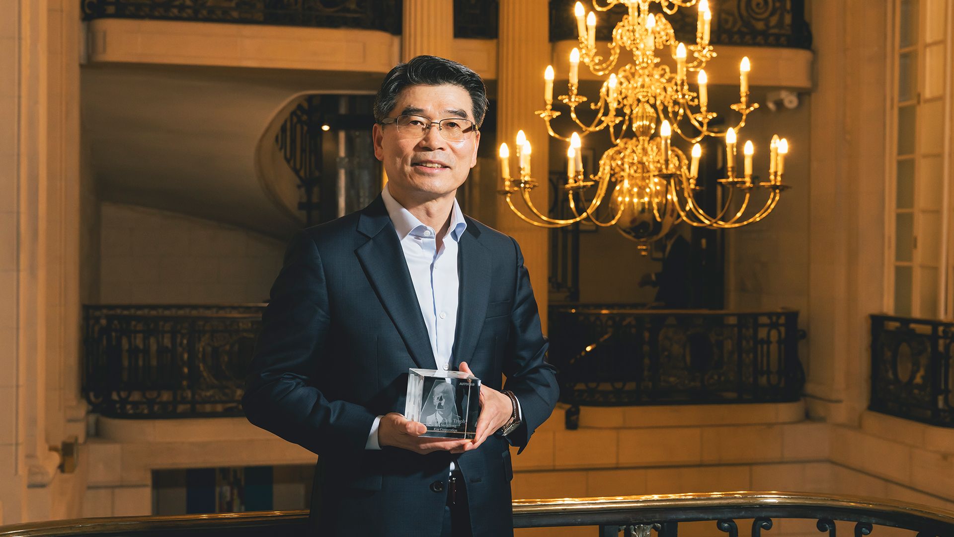 HO SUNG SONG, PRESIDENTE Y CEO DE KIA, GALARDONADO EN LOS PREMIOS AUTOCAR AWARDS 2025