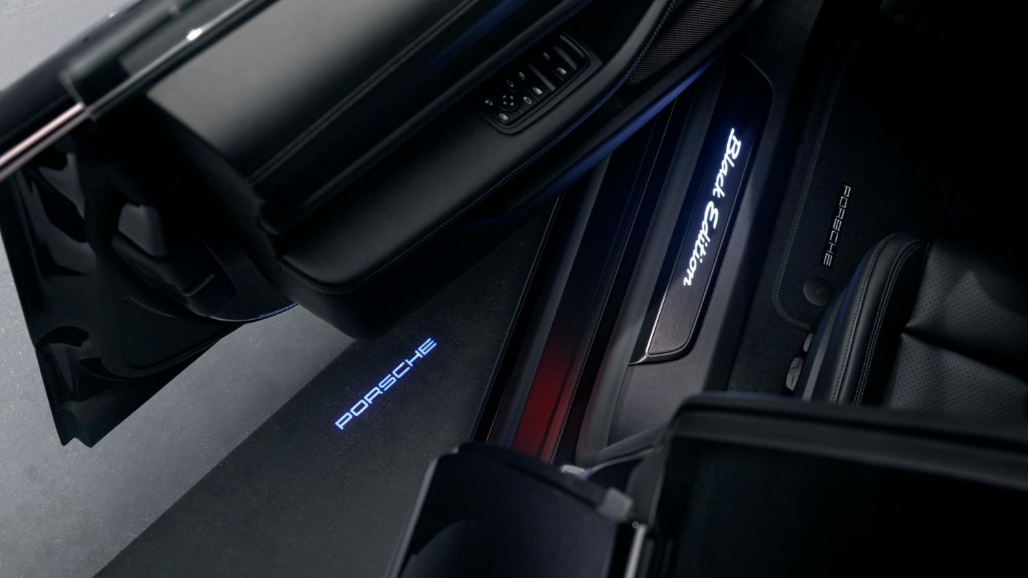 NUEVOS TAYCAN Y CAYENNE BLACK EDITION 