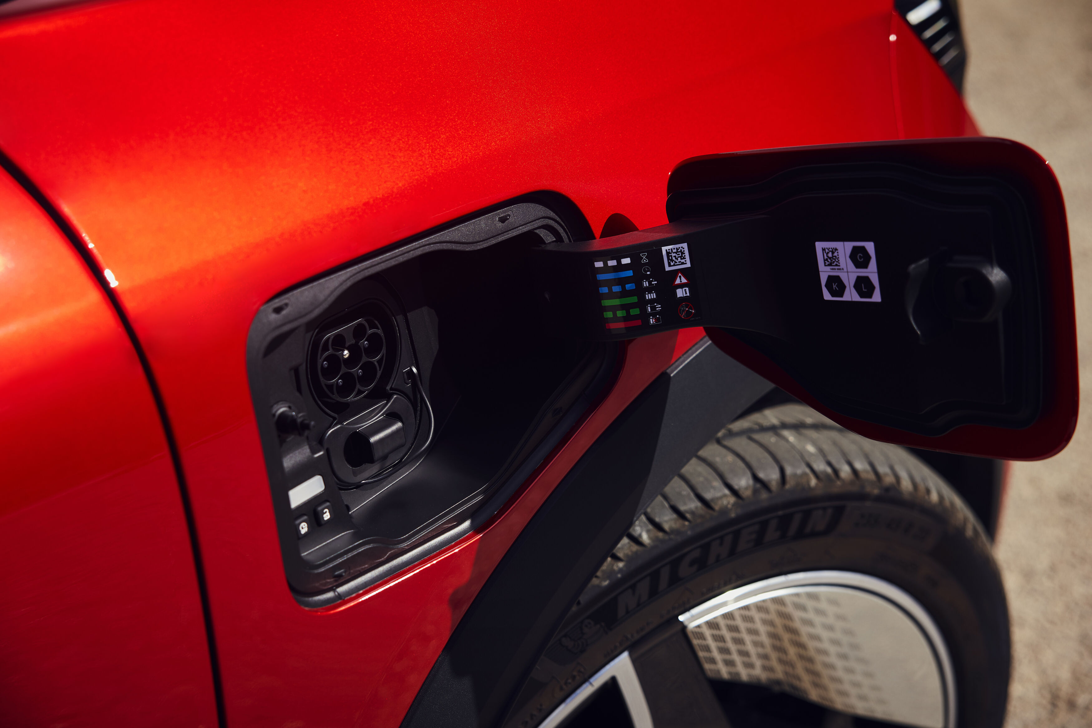 EL CARGADOR BIDIRECCIONAL DE 22 KW, YA DISPONIBLE EN RENAULT SCENIC E-TECH ELÉCTRICO