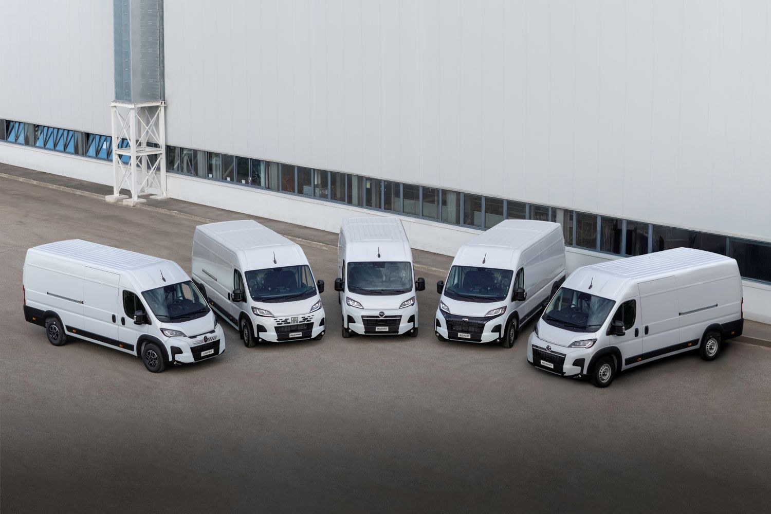 STELLANTIS PRO ONE ANUNCIA EL INICIO DE LA PRODUCCIÓN DE NUEVAS VERSIONES DE LA VAN GRANDE «CARGO BOX» Y DE VEHÍCULOS RECREATIVOS EN LA PLANTA ITALIANA DE ATESSA